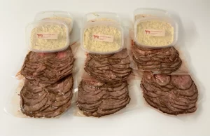 Milan Home Slaughterhouse erbjuder högkvalitativ hemslakt, nödslakt, avlivning av djur och tillagning av måltider av slaktkött.